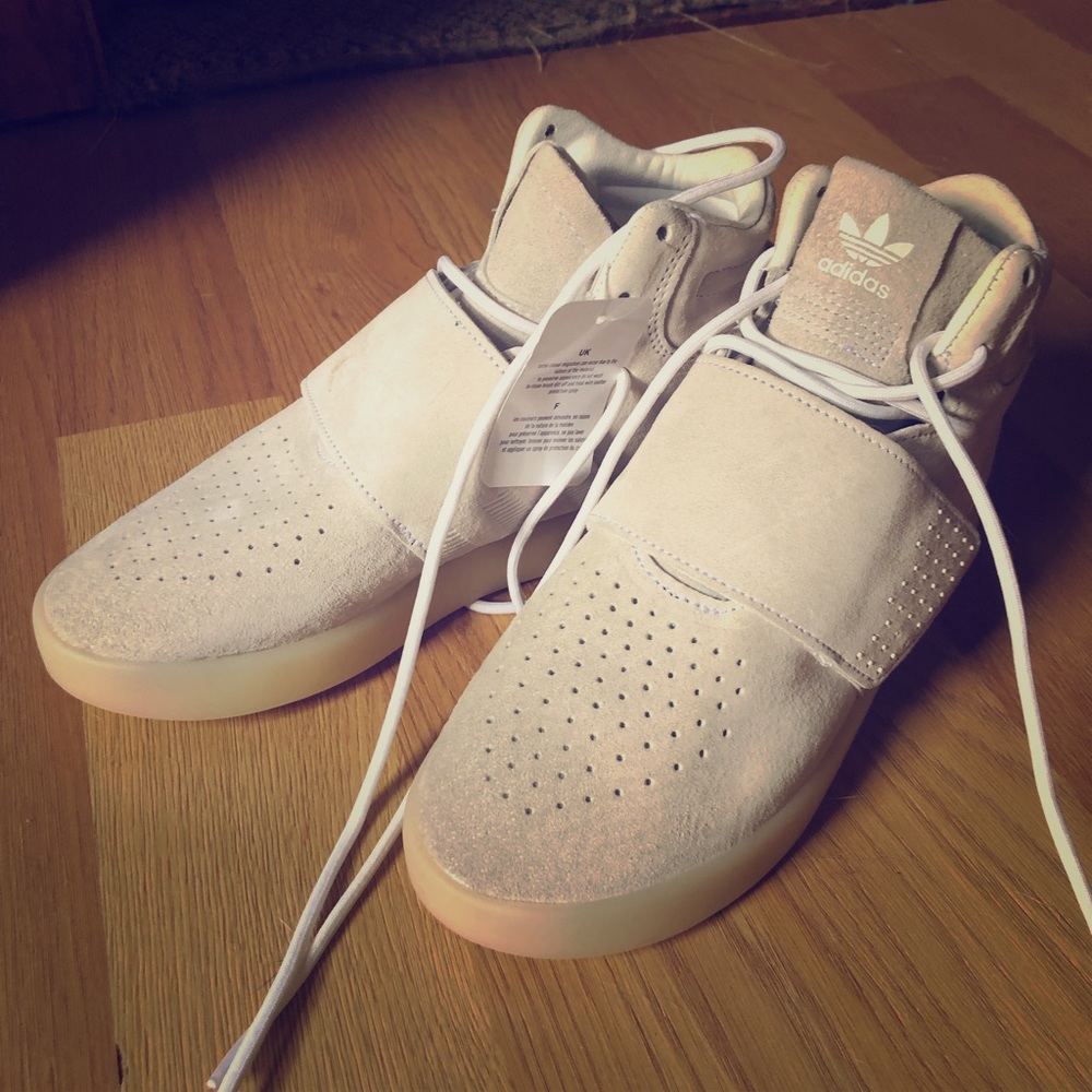 Women’s adidas sneakers